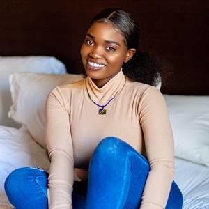 Meet your Posher, Nina